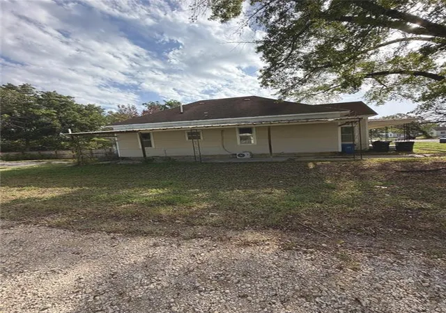 Photo 4 of Single family home for sale at 1120 W Myrtle St, Independence, KS 67301 | MLS# 2643793 | Listing updated on 2026-09-24