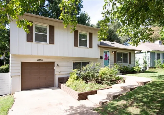 Photo 2 of Single family home for sale at 8808 W 89th Street, Overland Park, KS 66212 | MLS# 2643795 | Listing updated on 2026-10-01