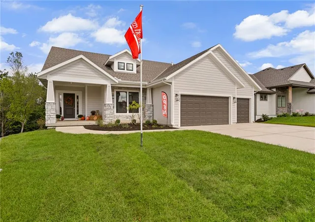 Photo 3 of Single family home for sale at 6034 Apache Dr, Shawnee, KS 66226 | MLS# 2643803 | Listing updated on 2026-09-25