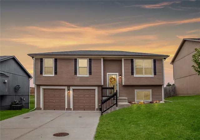 Photo 1 of Sale Pending at 1605 Bay Ave, Independence, MO 64058 | MLS# 2643804 | Listing updated on 2026-10-04