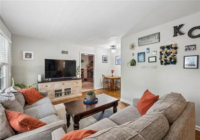 Photo 4 of Single family home for sale at 8225 Jarboe St, Kansas City, MO 64114 | MLS# 2643806 | Listing updated on 2026-10-06