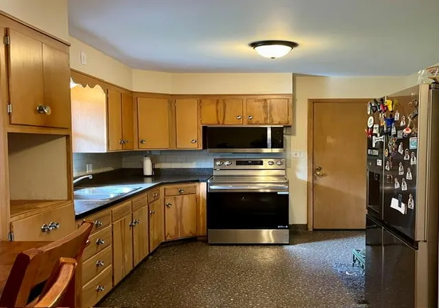 Photo 3 of Single family home for sale at 2002 S 28th Street, Saint Joseph, MO 64507 | MLS# 2643809 | Listing updated on 2026-10-02