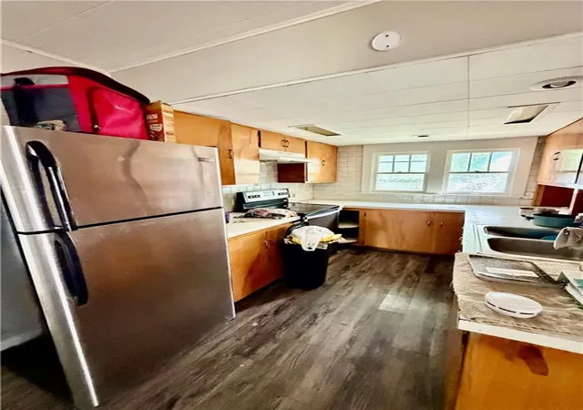 Photo 4 of Single family home for sale at 1116 S Leslie St, Independence, MO 64050 | MLS# 2643814 | Listing updated on 2026-10-06