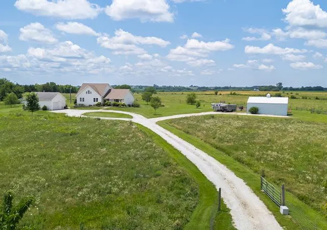 Photo 1 of Single family home for sale at 664 Nw 201st Road, Warrensburg, MO 64093 | MLS# 2643817 | Listing updated on 2026-09-26