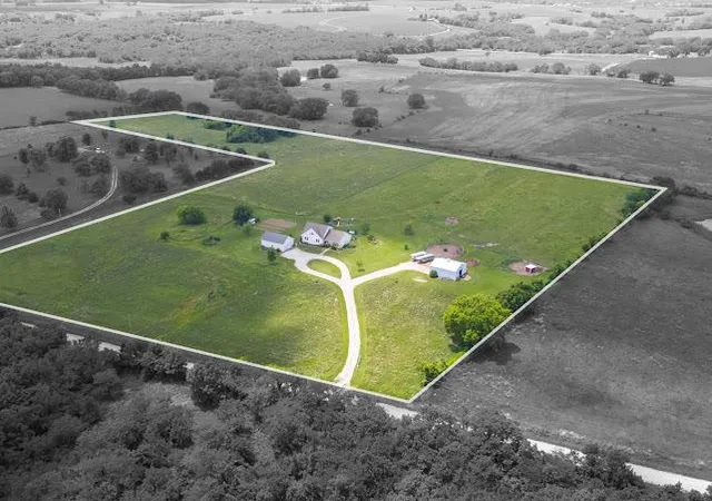 Photo 3 of Single family home for sale at 664 Nw 201st Road, Warrensburg, MO 64093 | MLS# 2643817 | Listing updated on 2026-09-26