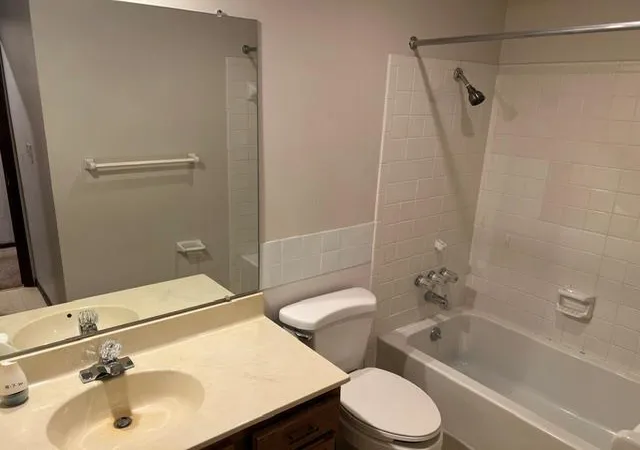 Photo 3 of Sale Pending at 808 E 121st Terrace, Kansas City, MO 64146 | MLS# 2643827 | Listing updated on 2026-10-05