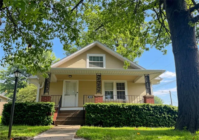 Photo 1 of Single family home for sale at 1813 Clifford St, Saint Joseph, MO 64505 | MLS# 2643831 | Listing updated on 2026-10-07