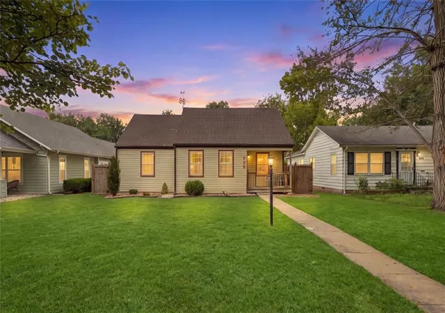 Photo 1 of Sale Pending at 825 S Mulberry St, Ottawa, KS 66067 | MLS# 2643834 | Listing updated on 2026-10-05