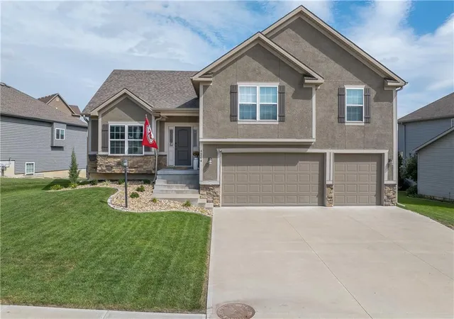 Single family home for sale at 4204 Windward Dr, Saint Joseph, MO 64505 | MLS# 2643839