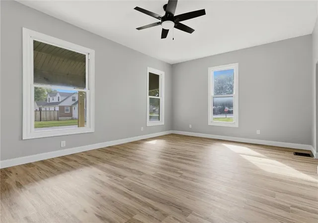 Photo 4 of Single family home for sale at 304 S Elm St, Norborne, MO 64668 | MLS# 2643850 | Listing updated on 2026-10-17