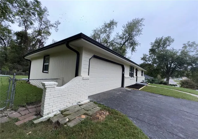 Photo 3 of Single family home for sale at 5627 Georgia Ave, Kansas City, KS 66104 | MLS# 2643851 | Listing updated on 2026-10-01
