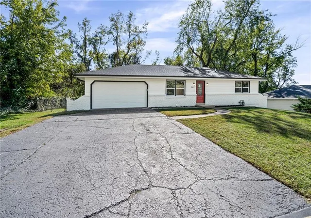 Photo 3 of Single family home for sale at 5627 Georgia Ave, Kansas City, KS 66104 | MLS# 2643851 | Listing updated on 2026-10-08