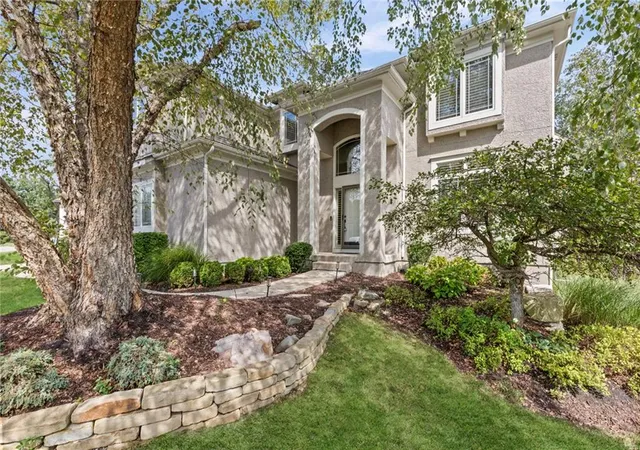 Photo 2 of Single family home for sale at 5306 W 165th Terrace, Stilwell, KS 66085 | MLS# 2643852 | Listing updated on 2026-10-01