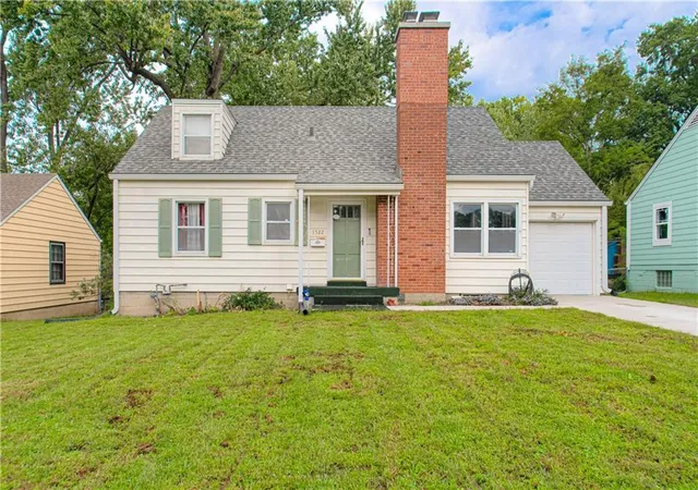 Photo 1 of Single family home for sale at 1522 W 27th Terrace S, Independence, MO 64052 | MLS# 2643854 | Listing updated on 2026-10-01