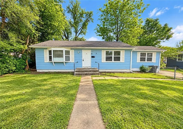 Photo 1 of Single family home for sale at 723 Pottawatomie St, Leavenworth, KS 66048 | MLS# 2643856 | Listing updated on 2026-09-24