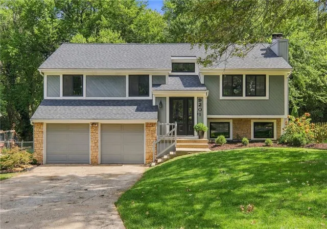 Photo 1 of Single family home for sale at 9201 Acuff Ln, Lenexa, KS 66215 | MLS# 2643864 | Listing updated on 2026-09-30