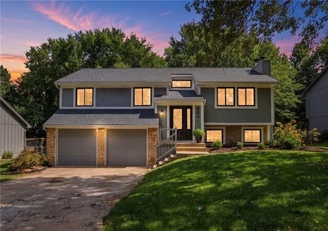 Photo 2 of Single family home for sale at 9201 Acuff Ln, Lenexa, KS 66215 | MLS# 2643864 | Listing updated on 2026-09-30