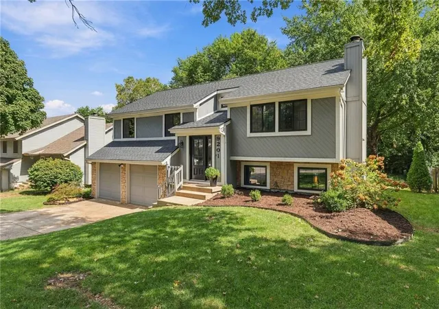 Photo 3 of Single family home for sale at 9201 Acuff Ln, Lenexa, KS 66215 | MLS# 2643864 | Listing updated on 2026-09-30