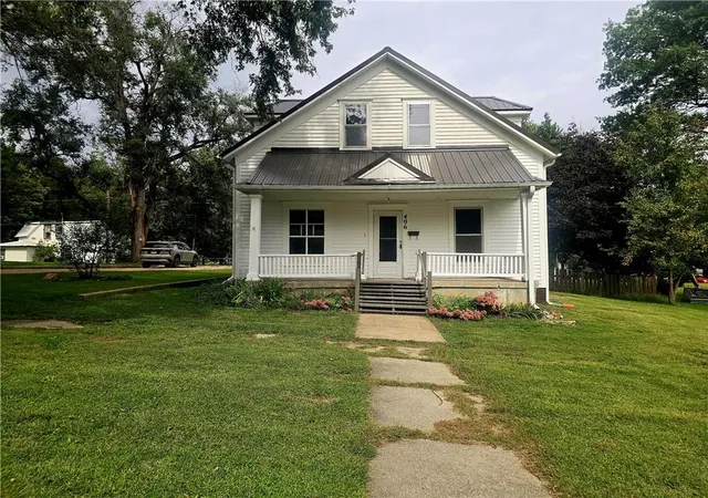 Photo 3 of Single family home for sale at 406 College St, Tarkio, MO 64491 | MLS# 2643865 | Listing updated on 2026-09-26