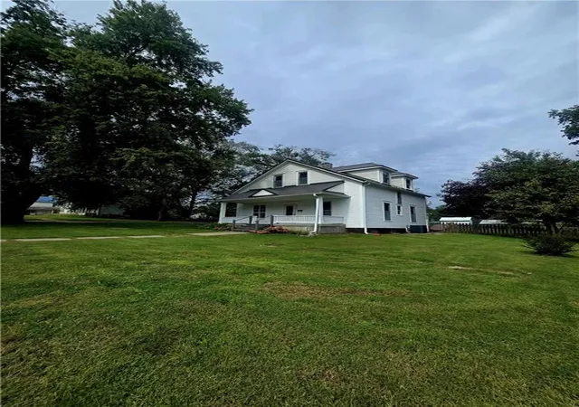 Photo 4 of Single family home for sale at 406 College St, Tarkio, MO 64491 | MLS# 2643865 | Listing updated on 2026-09-26