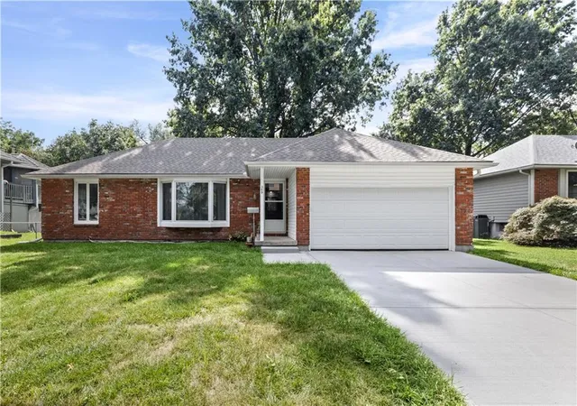 Photo 1 of Single family home for sale at 305 Canterbury Ln, Belton, MO 64012 | MLS# 2643866 | Listing updated on 2026-10-03
