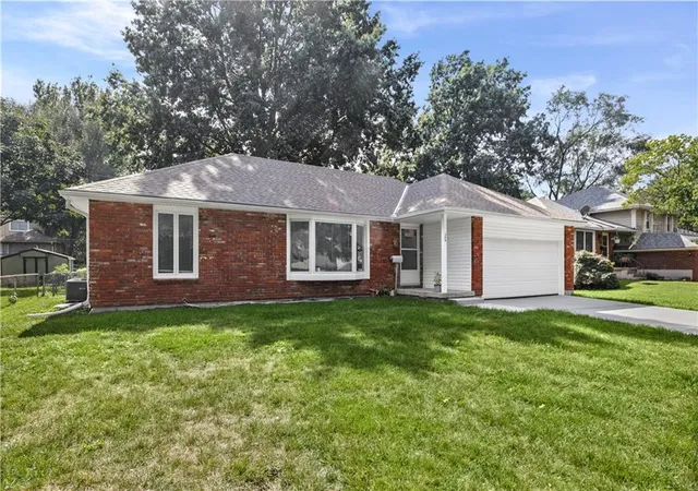Photo 2 of Single family home for sale at 305 Canterbury Ln, Belton, MO 64012 | MLS# 2643866 | Listing updated on 2026-10-03