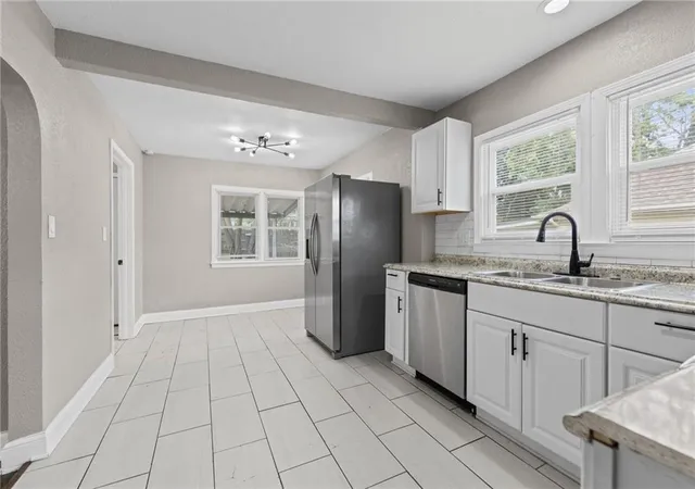 Photo 4 of Single family home for sale at 822 S Hardy Ave, Independence, MO 64053 | MLS# 2643867 | Listing updated on 2026-10-04