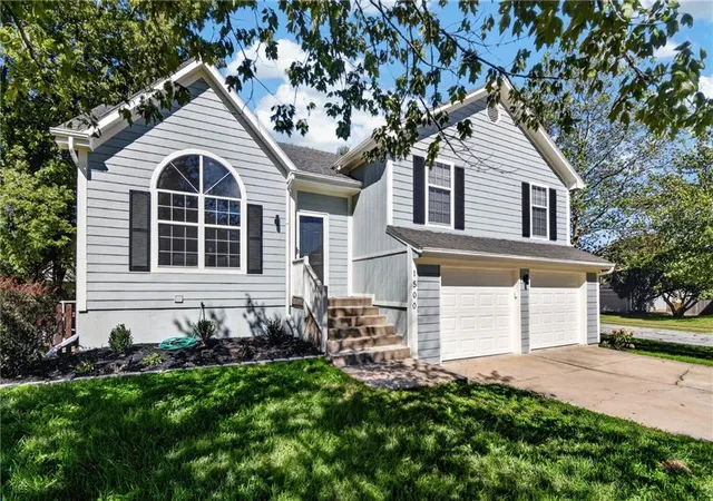 Single family home for sale at 1500 NE Bronze Dr, Lees Summit, MO 64086 | MLS# 2643868