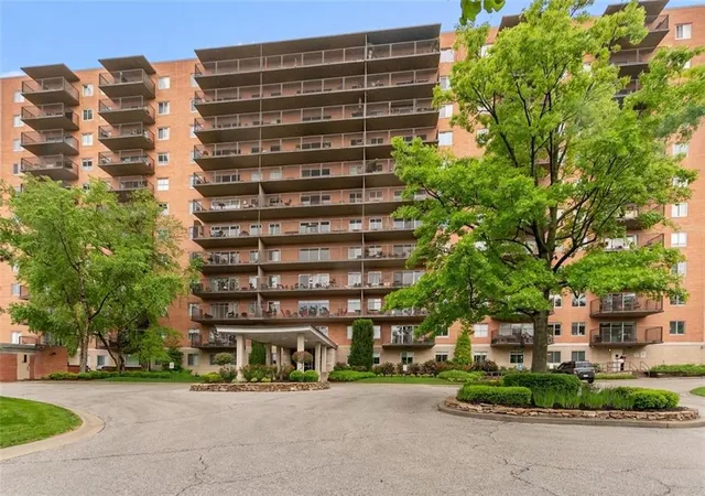 Condo for sale at 4550 Warwick Blvd #207, Kansas City, MO 64111 | MLS# 2643871