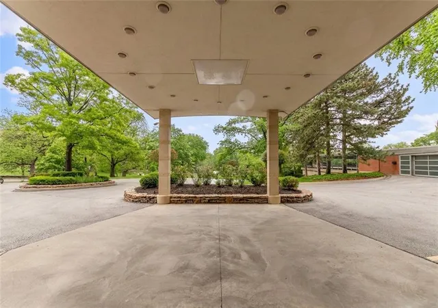 Photo 1 of Condo for sale at 4550 Warwick Blvd #207, Kansas City, MO 64111 | MLS# 2643871 | Listing updated on 2026-10-23