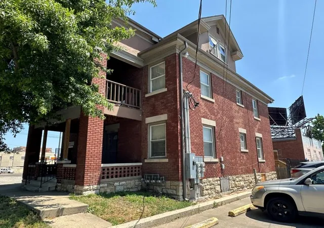 Multi family home for sale at 3809 Washington St, Kansas City, MO 64111 | MLS# 2643878