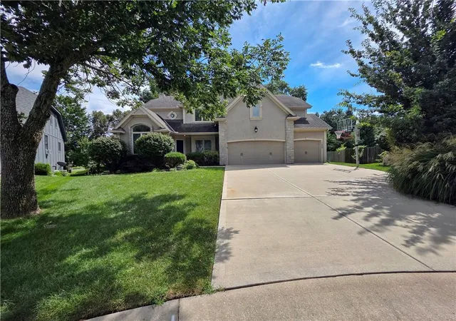 Single family home for sale at 11009 W 131st Street, Overland Park, KS 66213 | MLS# 2643880