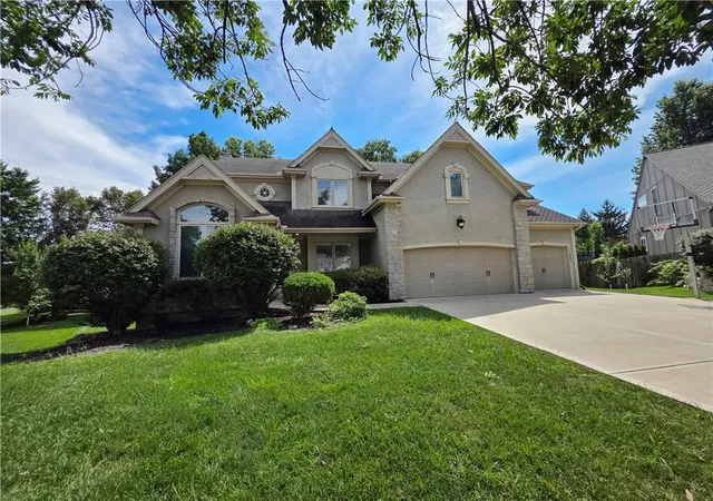 Photo 3 of Single family home for sale at 11009 W 131st Street, Overland Park, KS 66213 | MLS# 2643880 | Listing updated on 2026-09-25