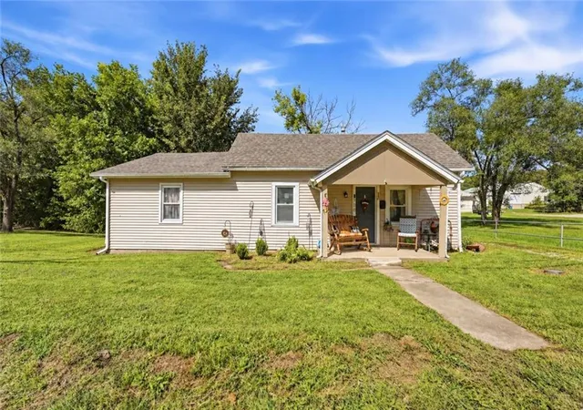 Photo 1 of Sale Pending at 908 W Main St, Richmond, MO 64085 | MLS# 2643888 | Listing updated on 2026-10-01