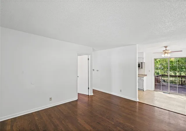 Photo 4 of Single family home for sale at 3916 S Spring St, Independence, MO 64055 | MLS# 2643894 | Listing updated on 2026-10-01