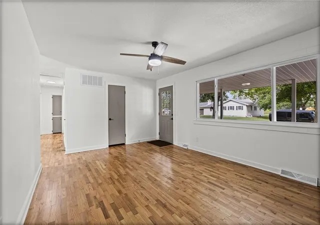 Photo 3 of Single family home for sale at 410 E Elm St, Drexel, MO 64742 | MLS# 2643900 | Listing updated on 2026-09-28