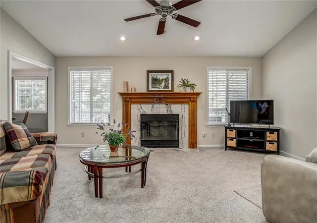 Listing Photo 5 - Condo for sale in building located at 4003 S Chrysler Ave, Independence, MO 64055 - Unit #6