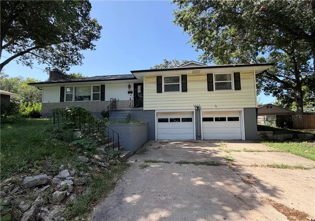 Photo 1 of Single family home for sale at 5220 Sterling Ave, Raytown, MO 64133 | MLS# 2643913 | Listing updated on 2026-09-25
