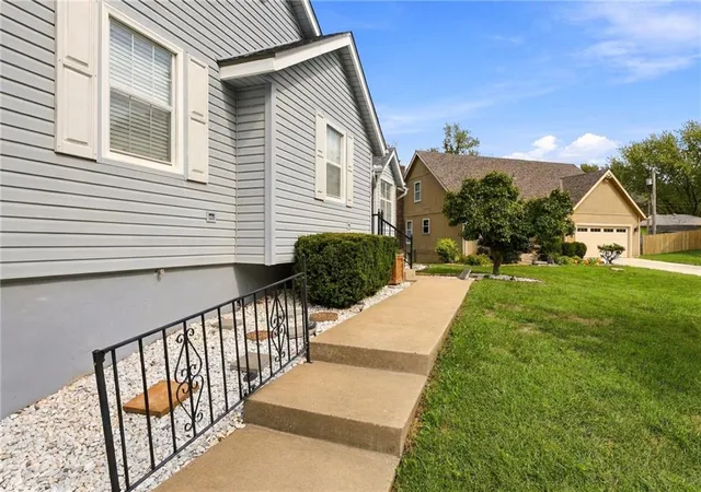 Photo 3 of Single family home for sale at 816 SE 16th Street, Oak Grove, MO 64075 | MLS# 2643914 | Listing updated on 2026-10-03