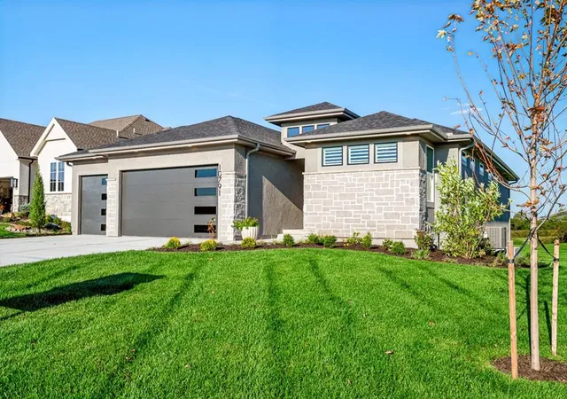 Photo 2 of Single family home for sale at 10791 S Shady Bnd Rd, Olathe, KS 66061 | MLS# 2643922 | Listing updated on 2026-10-11