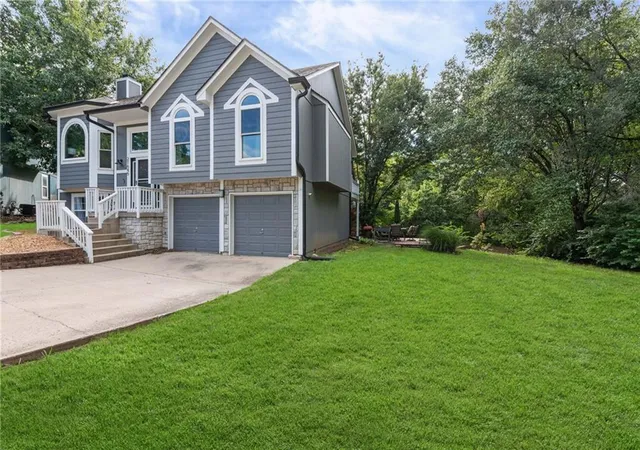Photo 3 of Single family home for sale at 21645 W 122nd Terrace, Olathe, KS 66061 | MLS# 2643923 | Listing updated on 2026-09-30