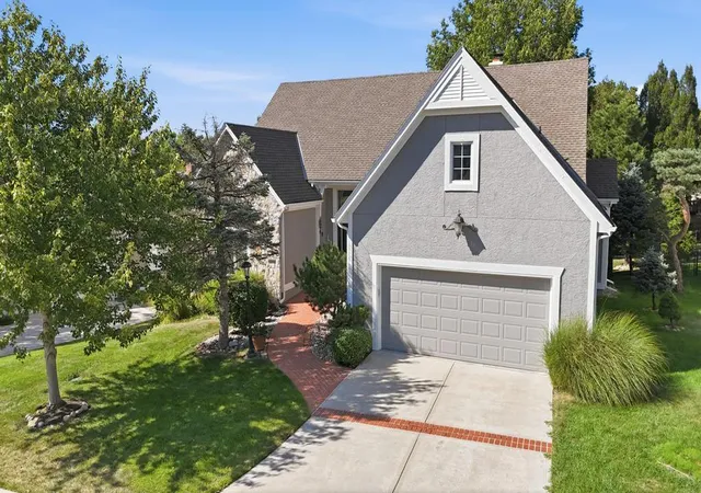 Photo 2 of Single family home for sale at 11118 W 121 Street, Overland Park, KS 66213 | MLS# 2643939 | Listing updated on 2026-10-21