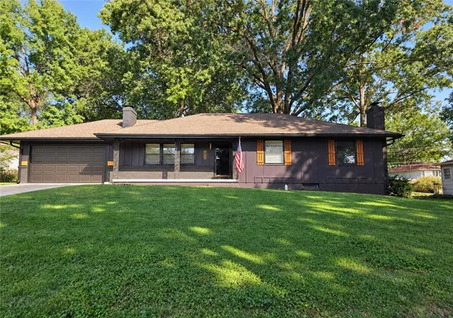 Photo 1 of Sale Pending at 7725 Crescent Ave, Raytown, MO 64138 | MLS# 2643954 | Listing updated on 2026-10-05