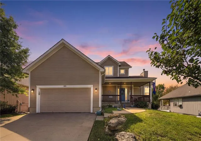 Single family home for sale at 509 Fairway Rd, Belton, MO 64012 | MLS# 2643955