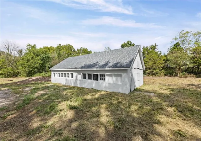 Photo 4 of Single family home for sale at 10240 NW State Route 18 Hwy, Amsterdam, MO 64723 | MLS# 2643961 | Listing updated on 2026-10-18