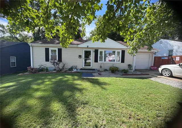 Photo 1 of Sale Pending at 10417 E 27th Street, Independence, MO 64052 | MLS# 2643962 | Listing updated on 2026-10-06