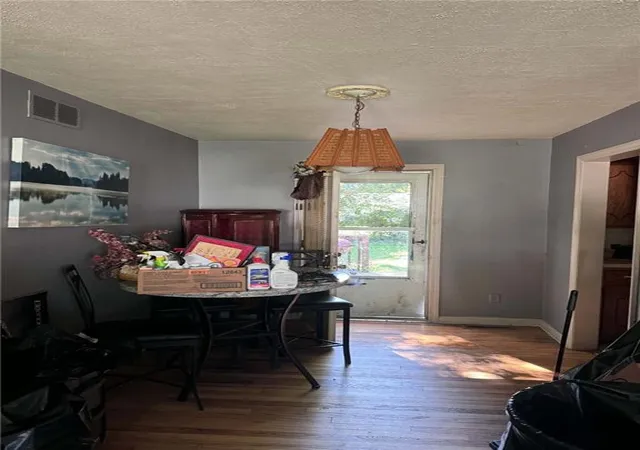 Photo 3 of Sale Pending at 10417 E 27th Street, Independence, MO 64052 | MLS# 2643962 | Listing updated on 2026-10-06