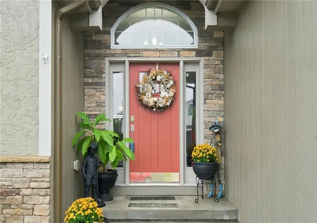Photo 3 of Single family home for sale at 801 SE Pine Ct, Blue Springs, MO 64014 | MLS# 2643965 | Listing updated on 2026-10-04