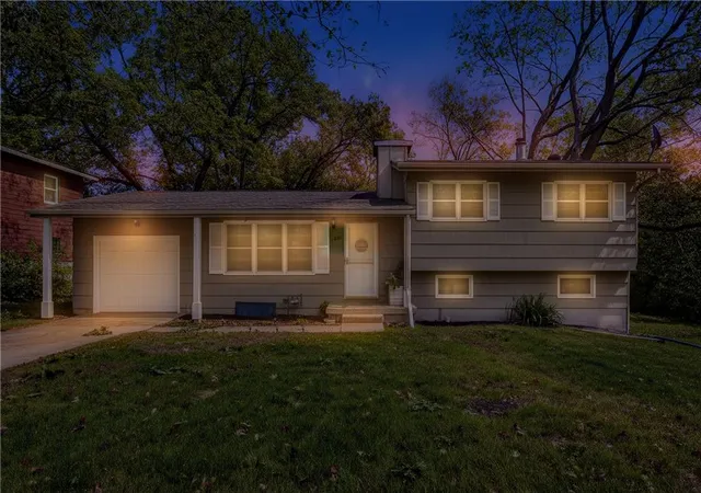 Photo 1 of Single family home for sale at 7201 Nw Winter Ave, Kansas City, MO 64152 | MLS# 2643967 | Listing updated on 2026-10-30