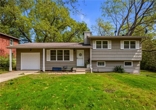 Photo 1 of Single family home for sale at 7201 NW Winter Ave, Kansas City, MO 64152 | MLS# 2643967 | Listing updated on 2026-10-18